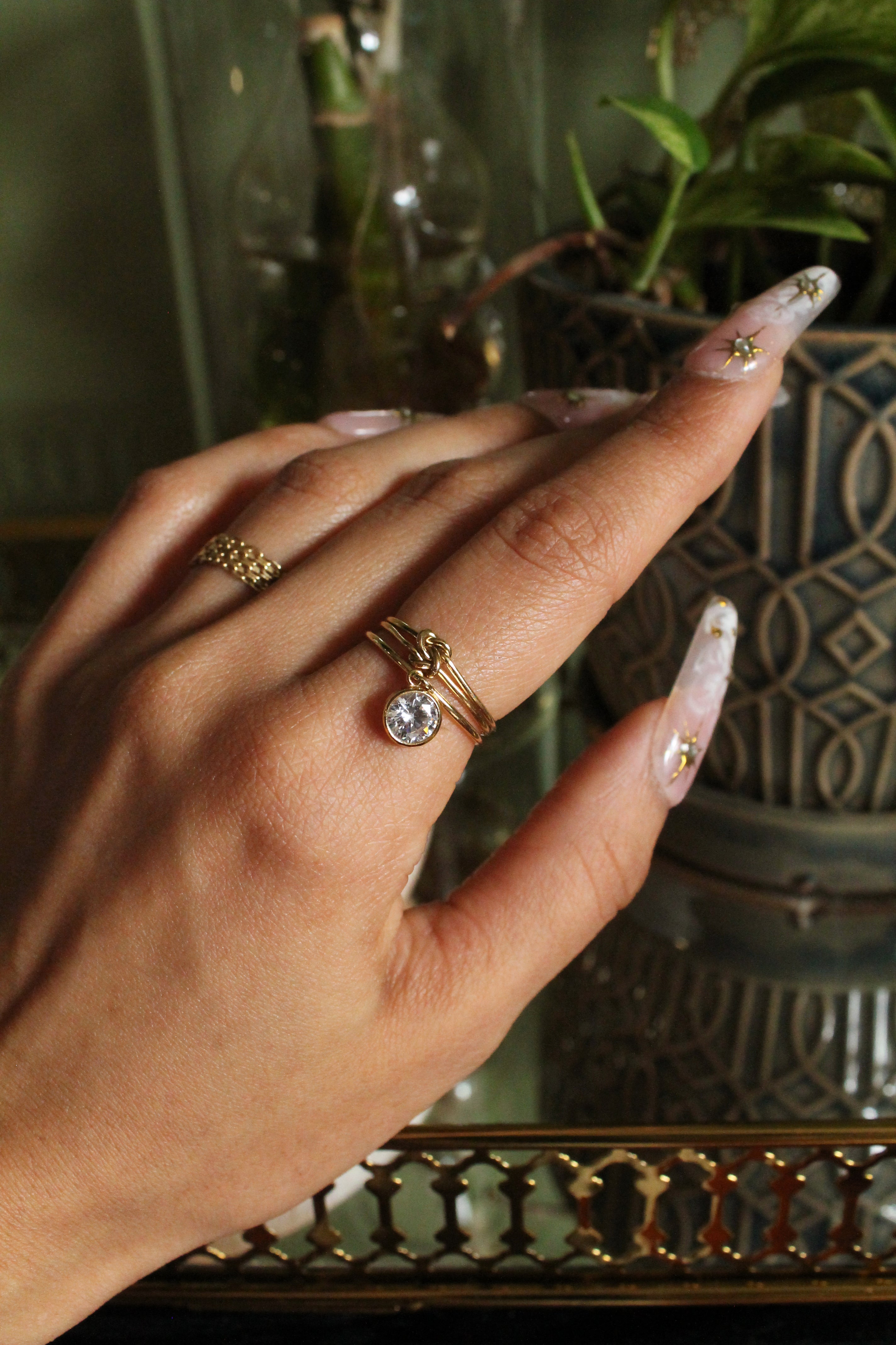 ◆STONEHENgE◆ 14K Gold Ring SA25A27S SAG-25A27S-R4R0011 Check out this Diamond-Encrusted Gold Ring with Perfectly